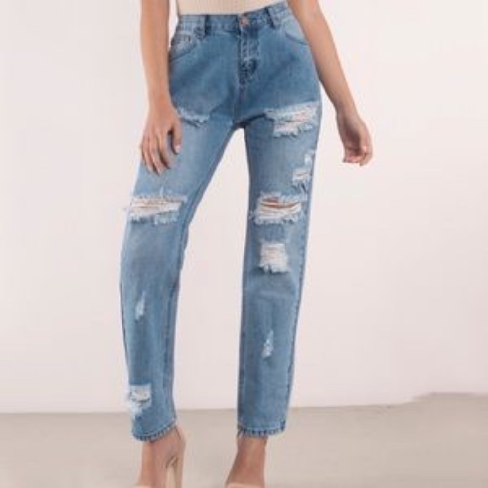 NWT Tobi distressed boyfriend Jeans size 28